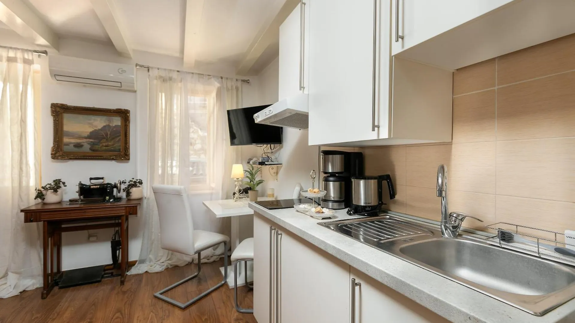 Duplex Apartment Camelia In Charming Old Town Rovigno
