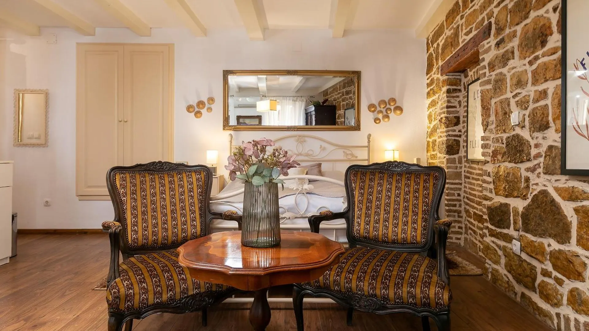 Duplex Apartment Camelia In Charming Old Town Rovigno