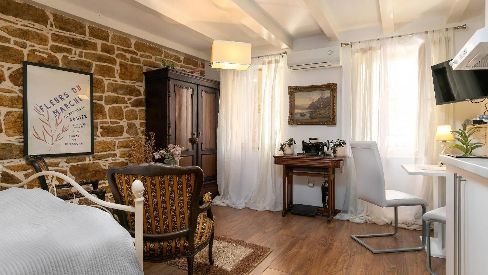 Duplex Apartment Camelia In Charming Old Town Rovigno